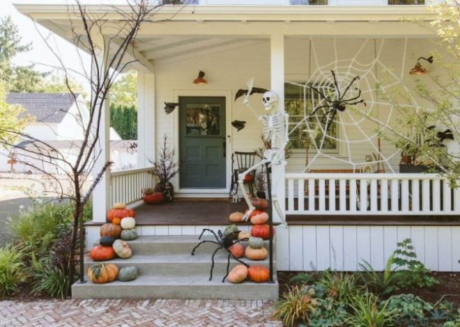 11 Easy Ways to Decorate Your Front Porch for Fall